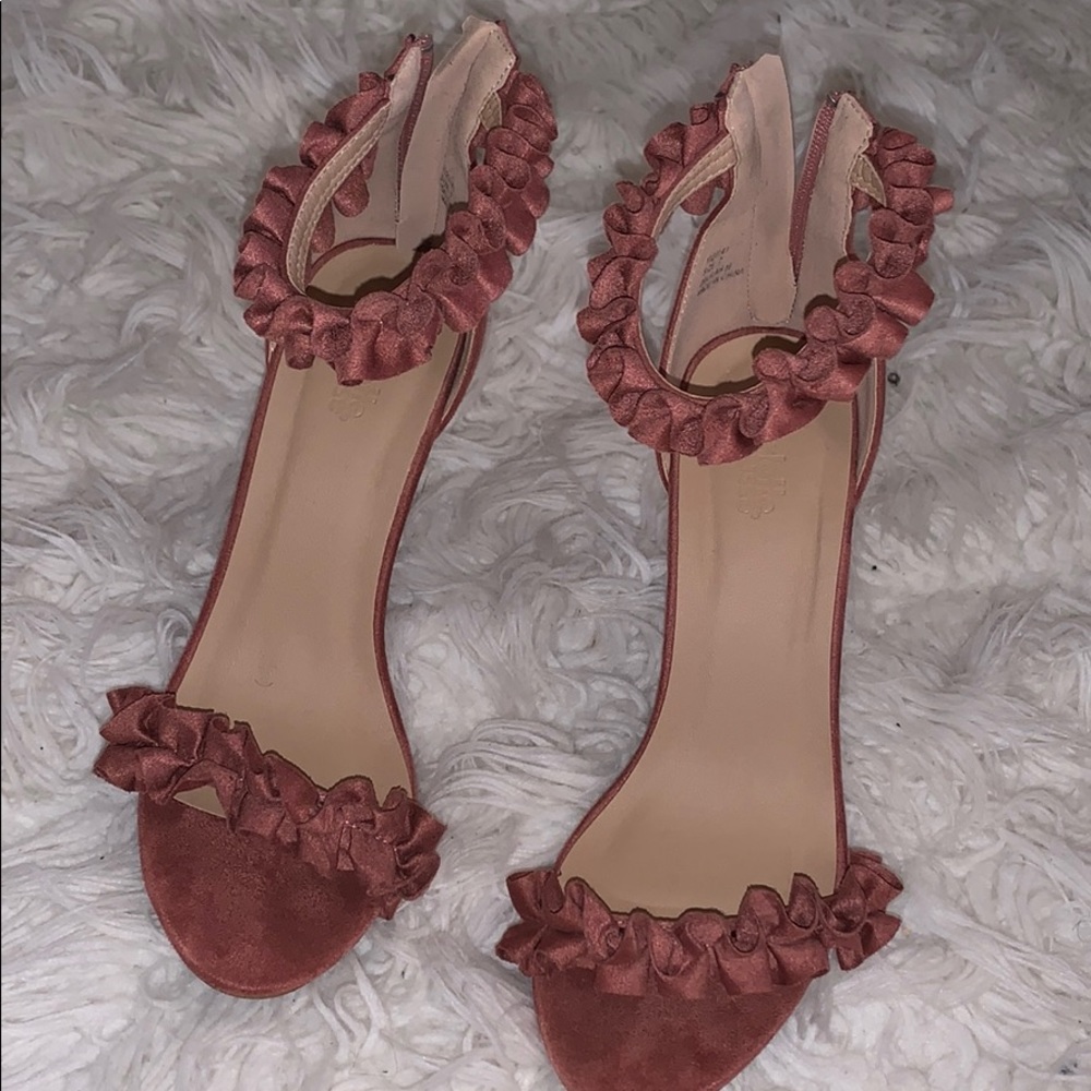 Great condition heels